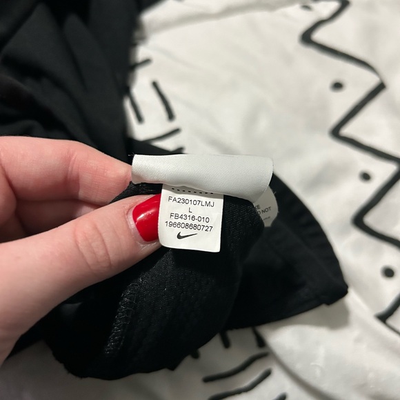 NIKE Swift Element 1/4-Zip Running Top - Picture 6 of 6